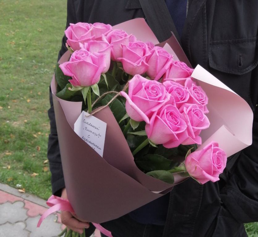 Букет из 15 розовых роз 201