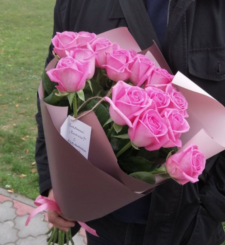 Букет из 15 розовых роз 201