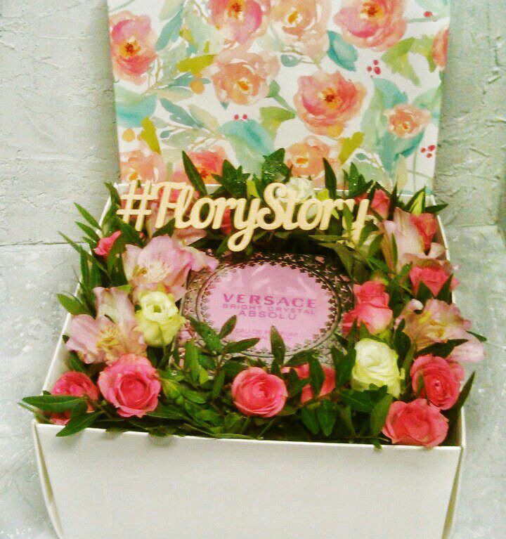 Коробка с цветами и сладостями 101