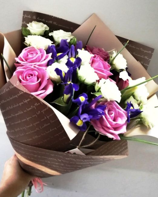 Букет сборный с ирисами 288