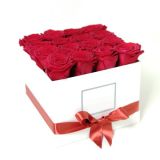 Розы в квадратной коробке 307