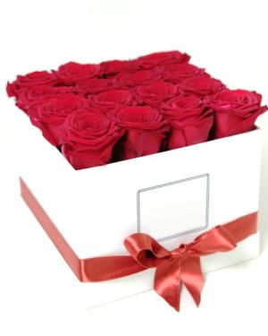 Розы в квадратной коробке 307