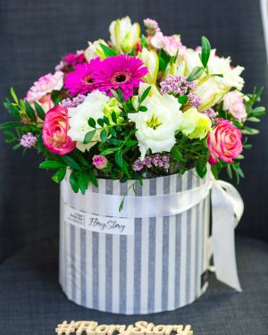 Коробка круглая (цилиндр) с цветами 130