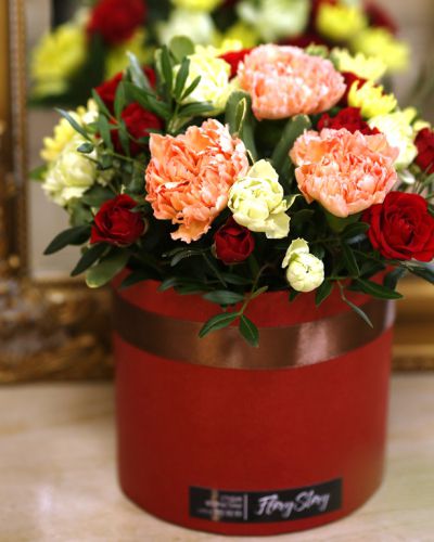 Коробка круглая (цилиндр) с цветами 139