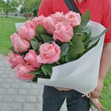 Букет из розовых роз 150