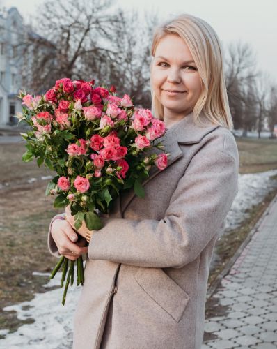 Букет из 11 кустовых роз микс 638