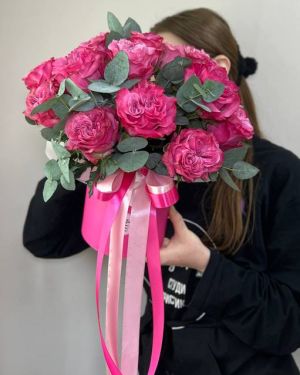 Коробка шляпная с пионовидными розами 164