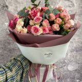 Букет с кустовыми розами — 107