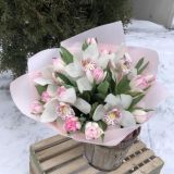 Букет сборный из тюльпанов и орхидеи цинбидиум 211