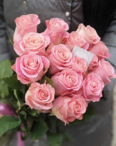 Букет из розовых роз 070