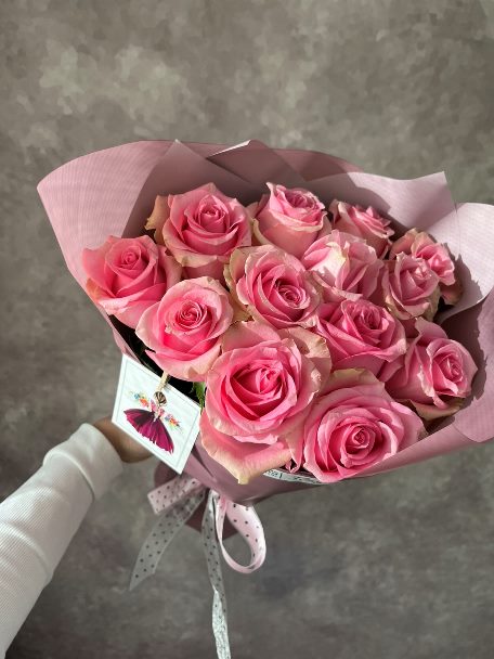 Букет сборный из 15 розовых роз 202
