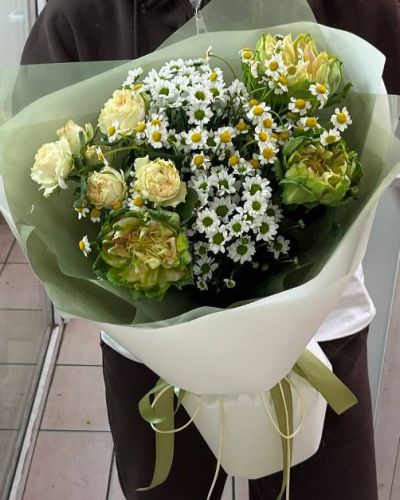 Букет с ромашками и розами вегги 619