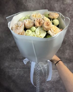 Букет из пионовидных роз — 529