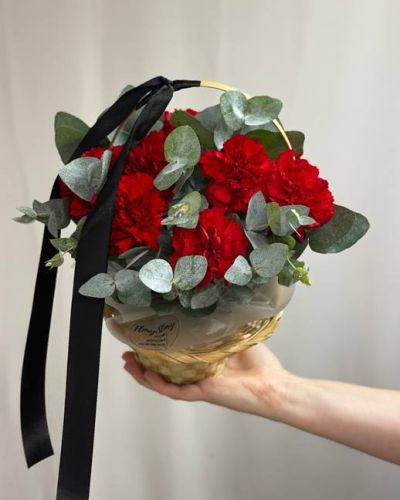 Корзина траурная с гвоздикой 252