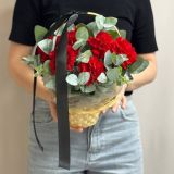 Корзина траурная с гвоздикой 252