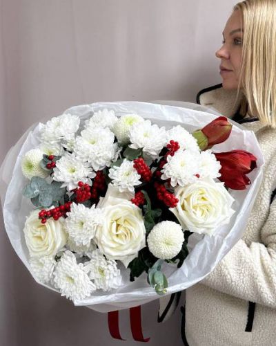 Букет из пионовидных роз и амариллиса 258