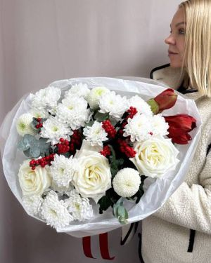 Букет из пионовидных роз и амариллиса 258