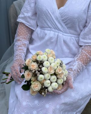 Свадебный букет невесты из роз -1027