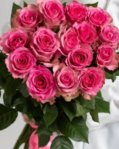 Букет из 15 розовых роз 1080