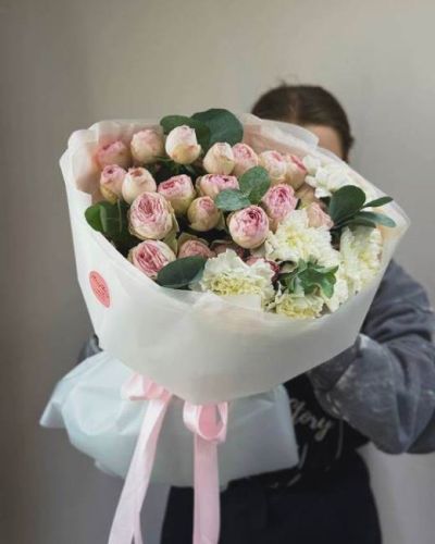 Букет с пионовидной розой 623