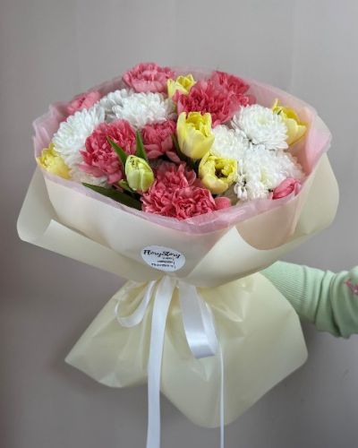 Букет букет из тюльпанов и хризантем -1201