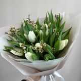 Букет из тюльпанов и хамелациума 610