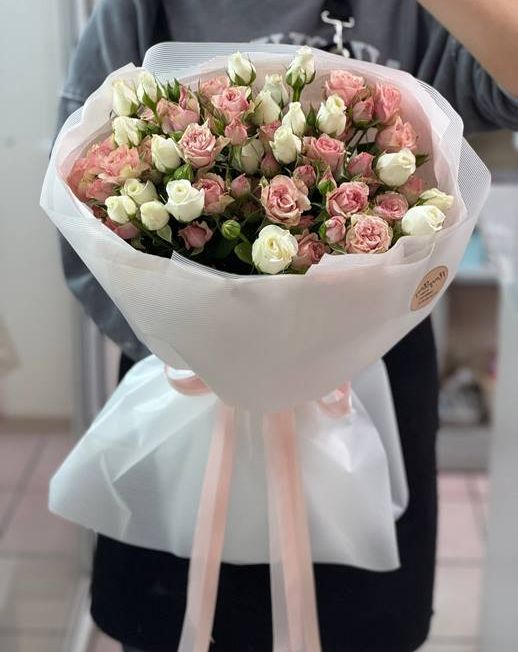 Букет из кустовых роз микс 262