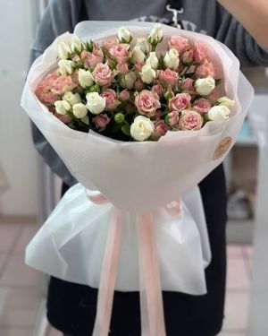 Букет из кустовых роз микс 262