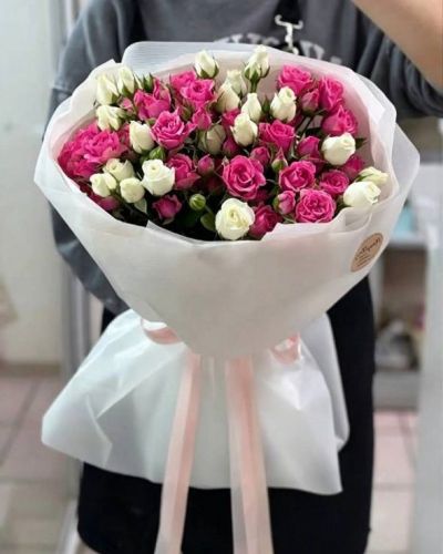 Букет из кустовых роз микс 262