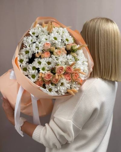 Букет из кустовой розы  и хризантем — 134